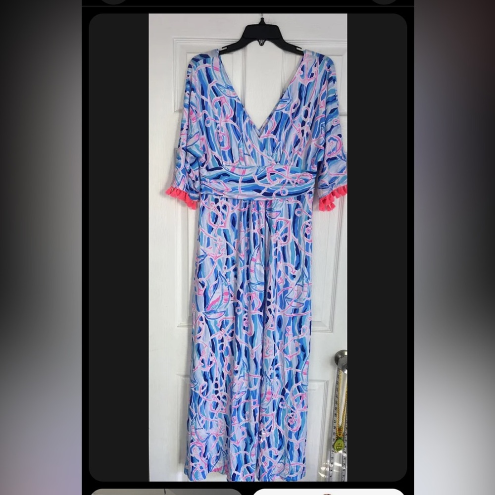 In search of this dress size medium,this is not 4 sale